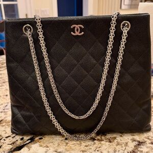 CHANEL Black Quilted Shoulder Bag with Silver-Tone Chain